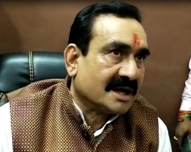 गृहमंत्री मिश्रा ने किया कटाक्ष, बोले- दिग्विजय ने ली कांग्रेस को खत्म करने की सुपारी... - Home Minister Dr Narottam Mishra took a dig at Digvijay Singh