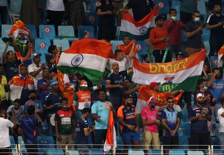 करीब 2 साल बाद भारत में क्रिकेट स्टेडियम दिखा दर्शकों से खचाखच भरा हुआ