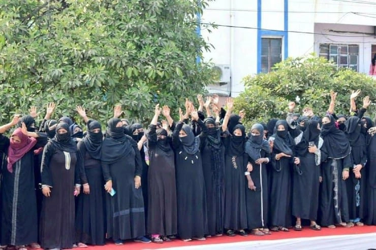 ट्रिपल तलाक पर कानून बनाने के लिए भोपाल में मुस्लिम महिलाओं ने पीएम मोदी का किया धन्यवाद
