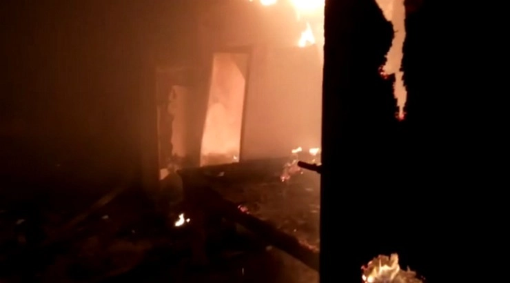 मेरठ में दर्दनाक हादसा : गैस लीक होने से मकान में लगी आग, जिंदा जल गईं 2 मासूम - traumatic accident in meerut house caught fire due to gas leak 2 innocent people burnt alive