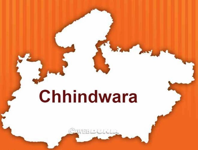छिंदवाड़ा में भाजपा और कांग्रेस कार्यकर्ताओं में झड़प, जमकर चले पत्थर - clash between bjp and congress workers in chhindwara