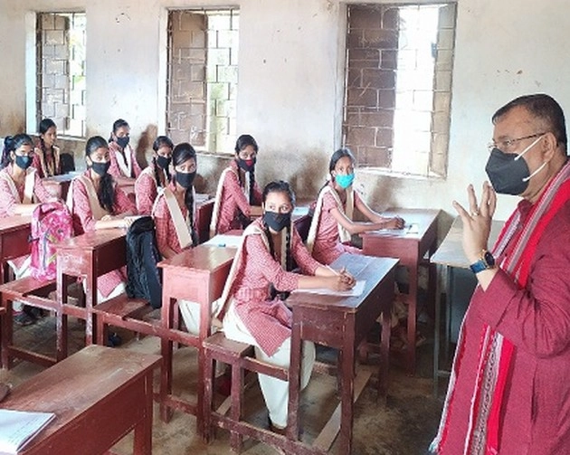 पश्चिम बंगाल में जुकाम, बुखार से पीड़ित शिक्षकों और कर्मचारियों को स्कूल नहीं आने के निर्देश