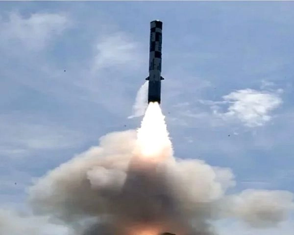 ब्रह्मोस सुपरसोनिक क्रूज मिसाइल के समुद्री संस्करण का सफल परीक्षण - india successfully testfired brahmos supersonic cruise missile