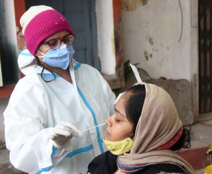 केरल में संक्रमण के 45,449 नए मामले, तमिलनाडु में उपचाराधीन मरीजों की संख्या 2 लाख के पार