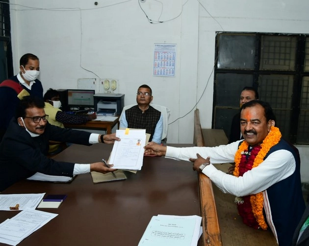 केशव प्रसाद मौर्य ने सिराथू विधानसभा सीट से भरा नामांकन