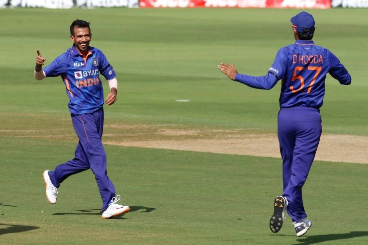 पहला वनडे: स्पिन के जाल में उलझा इंडीज, टीम इंडिया ने 176 रनों पर समेटा