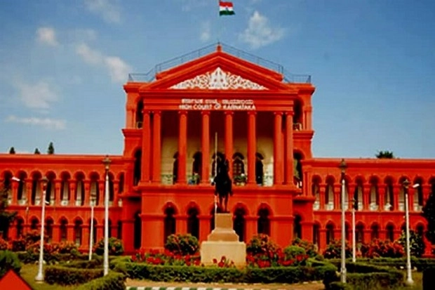 कर्नाटक HC ने फैसला आने तक शिक्षण संस्थानों में धार्मिक पहनावे पर लगाई रोक, सोमवार को अगली सुनवाई - hijab row hearing karnataka high court 3 judge bench