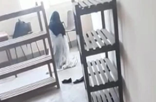 सागर यूनिवर्सिटी में हिजाब पहनकर छात्रा का क्लास रूम में नमाज पढ़ने का वीडियो वायरल