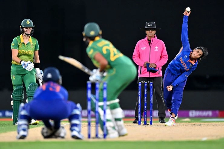 T20 World Cup से पहले मेजबान दक्षिण अफ्रीका के खिलाफ Tri Series का फाइनल जीतने उतरेगी हरमन ब्रिगेड - Harmanpreet Kaur eyes triseries trophy against proteas in run up to T20 World Cup