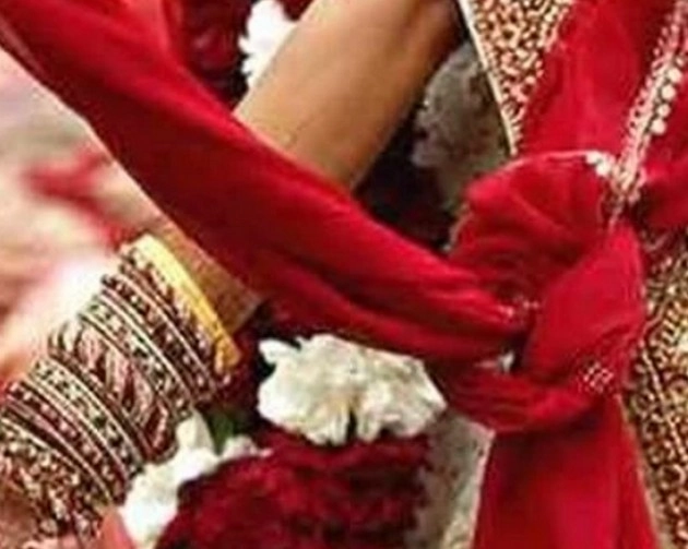 बिहार में हुई अनोखी शादी, बिन बुलाए पहुंचे हजारों लोग - unique marriage in bihar