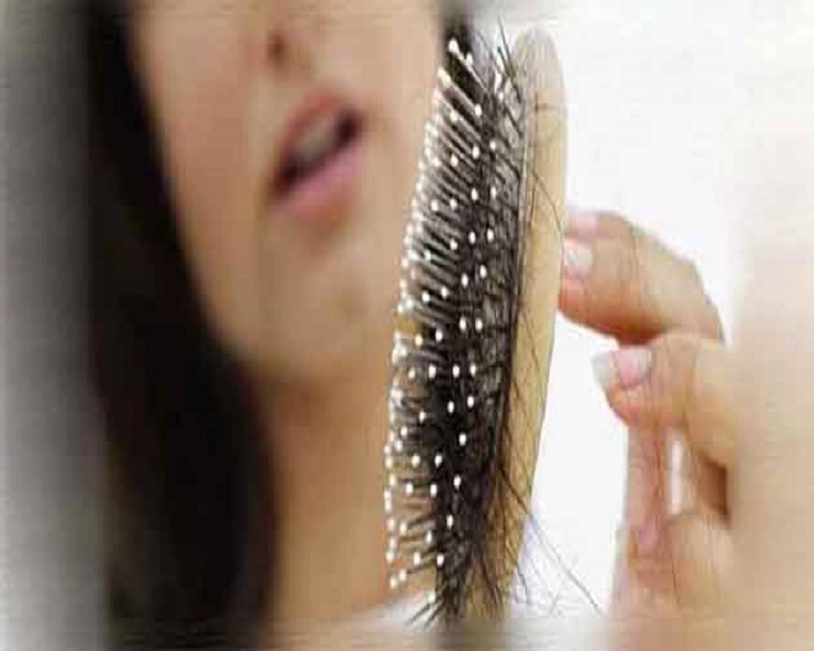 Hair Care Tips:  या चुकांमुळे बदलत्या ऋतूमध्ये केस अधिक गळतात
