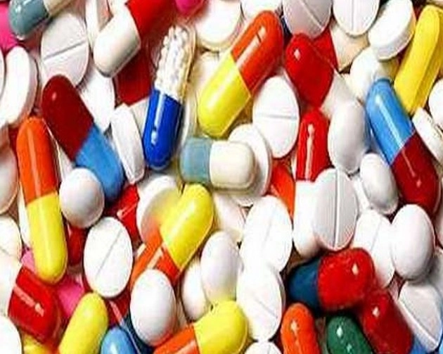 Corona संबंधी दवाएं 5 फीसदी GST दर पर बेची जा रहीं, अन्य दवाओं की हो रही इस दर पर बिक्री - Corona related medicines are being sold at 5 Percent GST rate