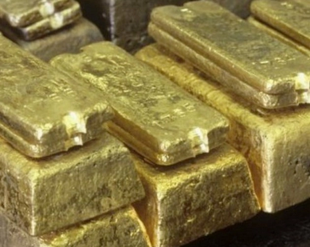 सूरत हवाई अड्डे पर 25 करोड़ रुपए का सोना जब्त, 4 लोग गिरफ्तार - Gold worth Rs 25 crore seized at Surat airport, 4 arrested