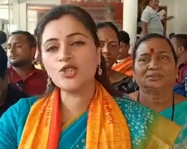 हनुमान चालीसा विवाद : सांसद नवनीत राणा और उनके पति की याचिका खारिज - Petition of MP Navneet Rana and her husband rejected
