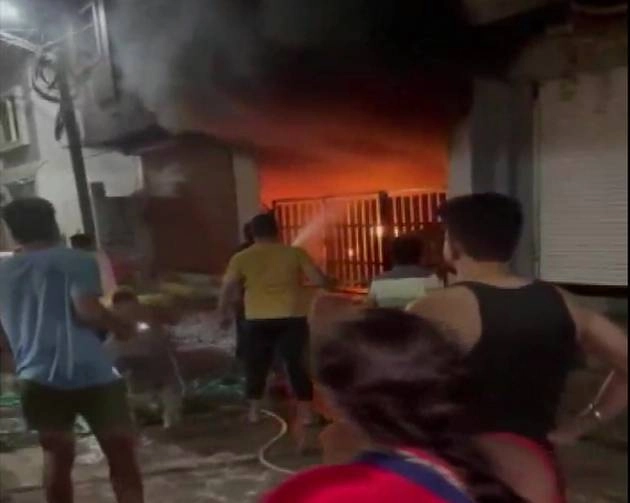 મધ્યપ્રદેશઃ ઈન્દોરમાં બે માળની ઈમારતમાં આગ,  7ના જીવતા સળગી જવાથી મોત, આઠ લોકો ગંભીર રીતે દાઝી ગયા