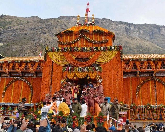 Badrinath Dham : 5 लाख 92 हजार 735 श्रद्धालुओं ने किए बद्रीनाथ धाम के दर्शन