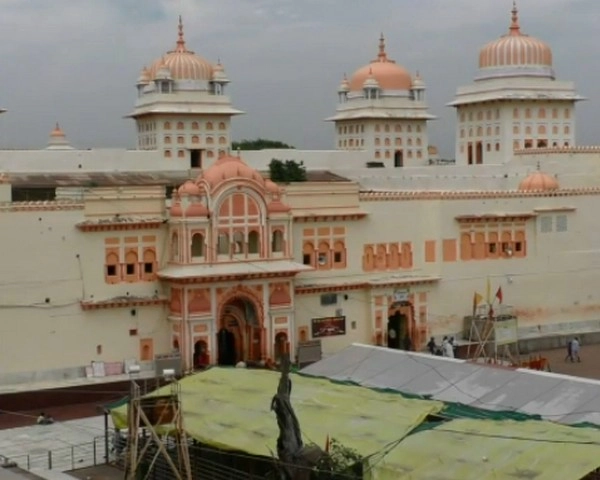 50 करोड़ की लागत से संवरेगा ओरछा का रामराजा सरकार मंदिर - Ram Mandir Orchha to be built at a cost of 50 crores