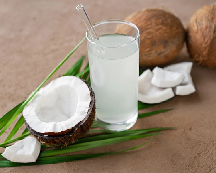 चमकती- दमकती त्वचा के लिए नारियल का पानी पीजिए, 5 बेशकीमती लाभ