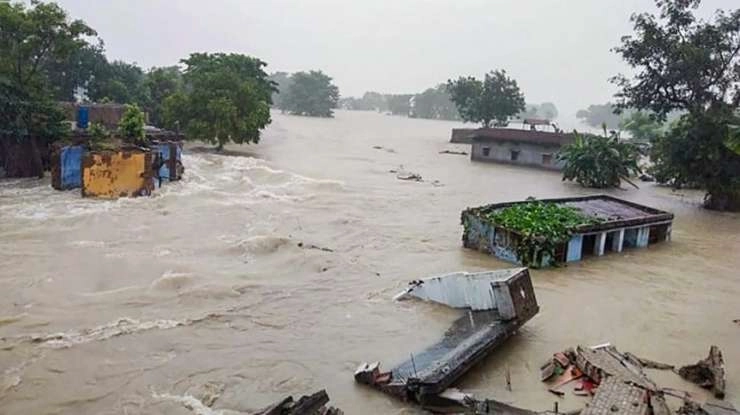 मौसम अपडेट : असम में बाढ़ से बिगड़े हालात, प्रभावितों की संख्या बढ़कर हुई 24.92 लाख - Flood situation worsens in Assam, number of affected rises to 24.92 lakh
