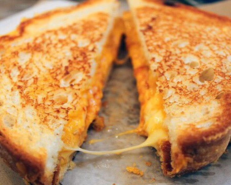 Recipes Grilled Cheese Sandwich: क्रिस्पी ग्रील्ड चीज सँडविच बनवण्यासाठी या टिप्स फॉलो करा