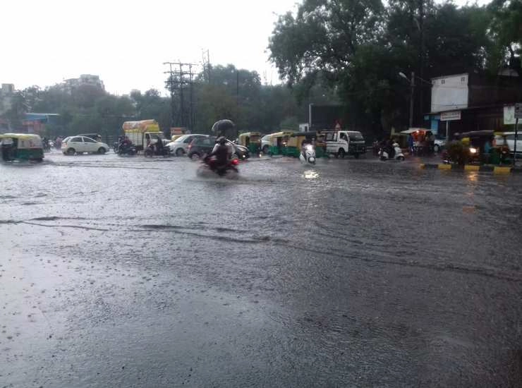 भारी बारिश से इंदौर पानी-पानी, टूटा 10 साल का रिकॉर्ड - Indore rain update : 23 july