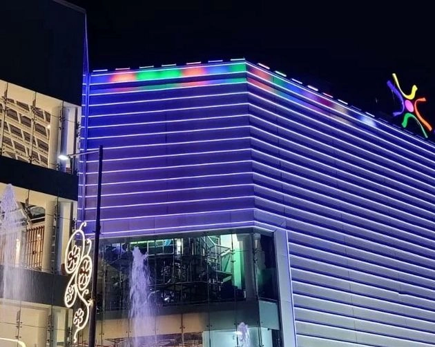 लखनऊ के लुलु मॉल में नमाज पर बवाल, सोशल मीडिया पर वायरल हुआ वीडियो - namaz in Lulu mall Lucknow, video viral