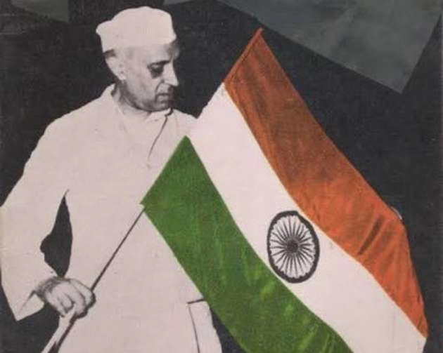 तिरंगा लिए नेहरू की तस्वीर वाली डीपी लगा रहे हैं कांग्रेस नेता, RSS को लेकर पूछा सवाल - Congress leaders are putting DP with Nehru's picture with tricolor