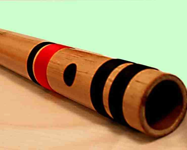 बांसुरी कैसी होना चाहिए घर में, किस दिशा में रखने से मिलेंगे लाभ - Bansuri vastu tips in hindi