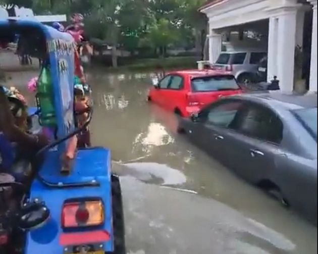 बारिश से बदहाल बेंगलुरु, लोग भड़के, कहा- पूरा शहर वाटर पार्क बन गया, धन्यवाद महानगर पालिका... - bengaluru rains viral on social media