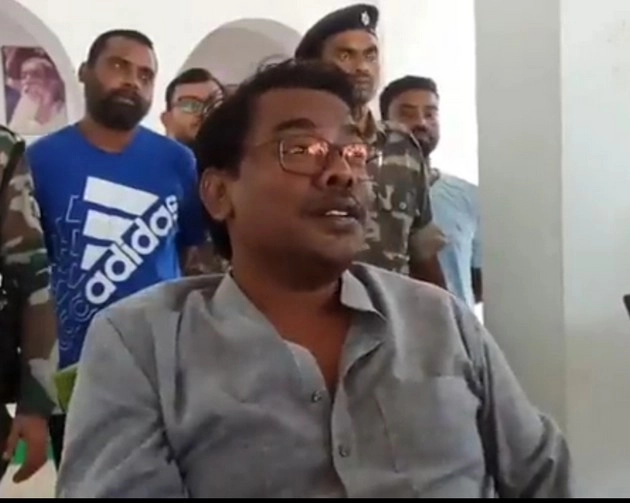 झारखंड में 'अंडरगारमेंट्स' पर बवाल, वायरल हुआ CM के MLA भाई का वीडियो - video of jharkhand CM brother vasant soren gets viral