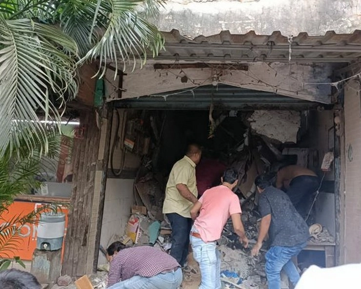 महाराष्ट्र के ठाणे में ढही 5 मंजिला इमारत, मलबे में दबने से 4 लोगों की मौत - 4 killed in building collapse in Maharashtra's Thane