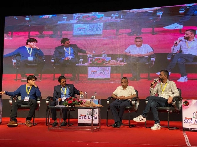 Indore : सोशल मीडिया का सही इस्तेमाल बना सकता है विजेता, सोशल मीडिया कॉन्क्लेव में वक्ताओं ने रखे विचार - rss first social media conclave in indore