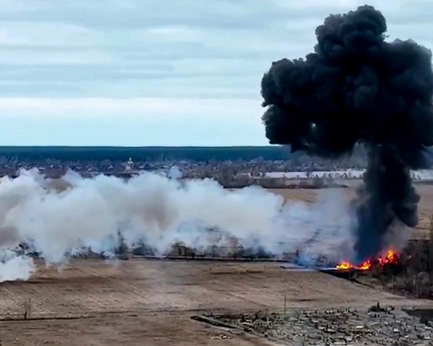 Russia- Ukrine:  युक्रेनच्या सीमेवर स्फोटानंतर रशियन मालवाहू गाडी रुळावरून घसरली