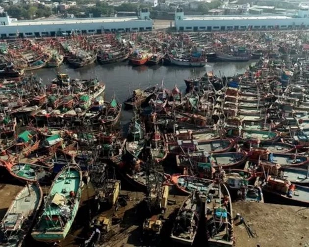 गुजरात चुनाव में कहां खड़े हैं कर्ज़ में डूबे वेरावल के मछुआरे: ग्राउंड रिपोर्ट - gujrat election : ground report on veraval fishermen