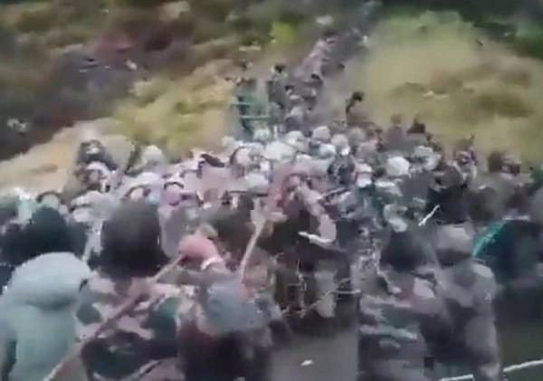 video : चीनी सैनिकों को खदेड़ते दिखे भारतीय सैनिक, वायरल हुआ वीडियो - india china clash tawang sector face off video indian army beat chinese sold