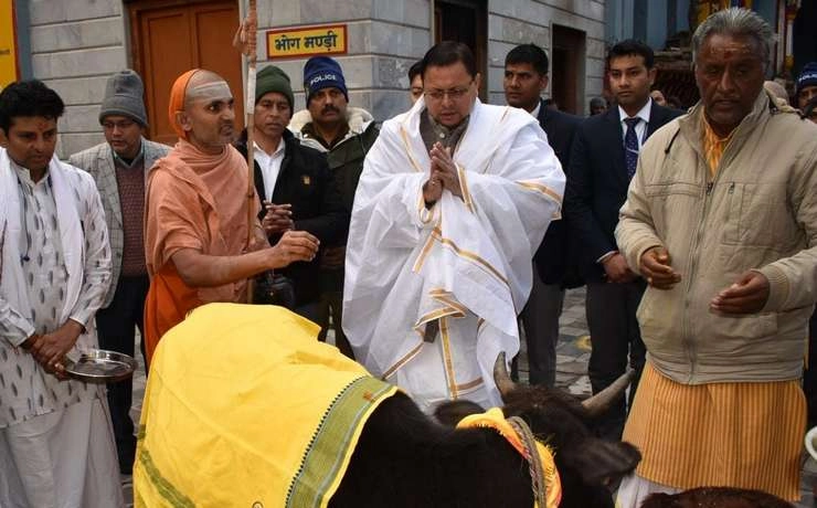 मुख्यमंत्री पुष्कर धामी ने नरसिंह मंदिर में की पूजा-अर्चना, जीरो ग्राउंड रिपोर्ट के लिए खुद कर रहे निरीक्षण