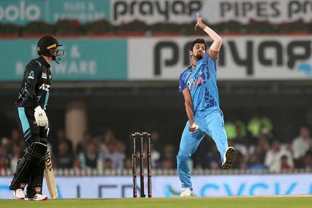 INDvsNZ:99 के फेर में पड़ी न्यूजीलैंड, भारतीय स्पिन गेंदबाजों ने किया कमाल