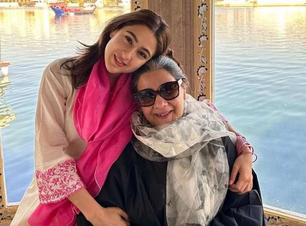 मां अमृता सिंह के जन्मदिन पर सारा अली खान ने शेयर किया खास पोस्ट, बोलीं- मेरी प्रेरणा होने के लिए धन्यवाद... | sara ali khan shares post on her mother amrita singh birthday