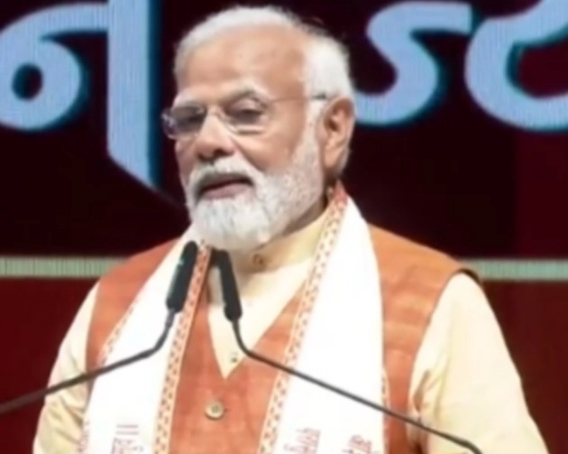 PM मोदी बोले- विरासत और विकास की पटरी पर चल रहा है भारत - At the Dayanand Saraswati Jayanti celebrations, Prime Minister Narendra Modi said that India is walking on the track of heritage and development
