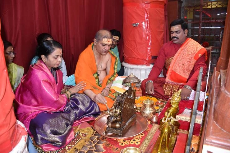 Mahadev amalner। मंगलदेव के मंदिर में पंचामृत अभिषेक है सबसे खास, 1 साल की वेटिंग - Amrit Abhishek, Panchamrit Abhishek in Mahadev amalner