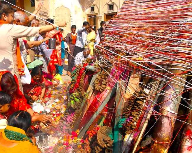 उत्तराखंड के 100 से ज्यादा गांवों में नहीं मनती होली, जानिए आखिर क्या हैं कारण - Holi is not celebrated in more than 100 villages of Uttarakhand
