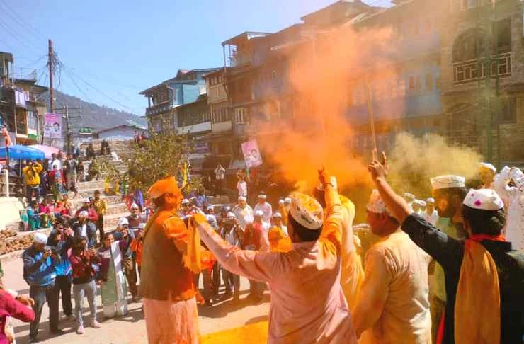 Holi Festival of Colours | प्राकृतिक रंग और होली की धमाल