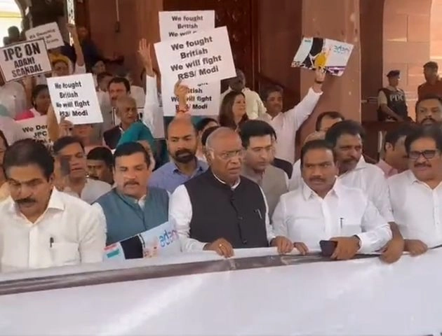 संसद से विजय चौक तक कांग्रेस का मार्च (live updates)