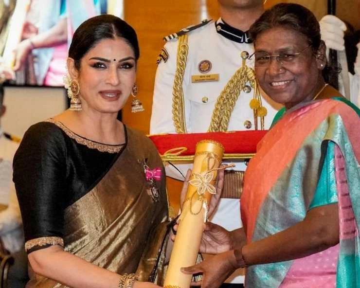 पद्म श्री अवॉर्ड से सम्मानित हुईं रवीना टंडन, फैमिली के साथ पहुंचीं राष्ट्रपति भवन | Raveena Tandon receive Padma Shri from President Draupadi Murmu