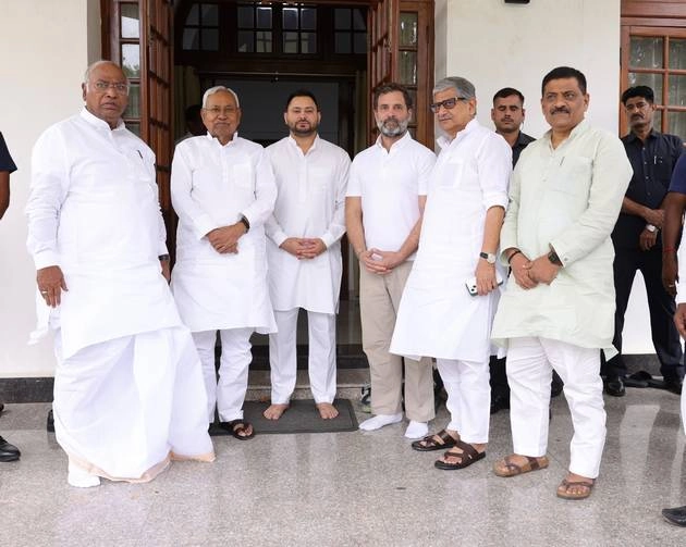नीतीश की बैठक में शामिल होंगे 15 विपक्षी दलों के नेता, करेंगे 'मिशन 2024' की शुरुआत - 15 opposition parties leader to join meeting in patna called by nitish kumar