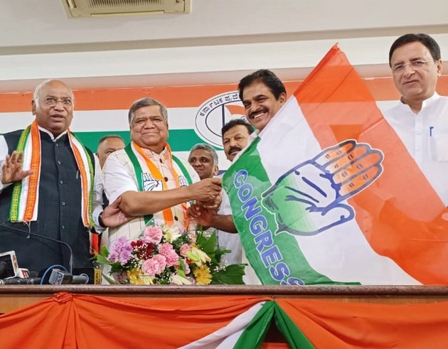 कर्नाटक में जगदीश शेट्टार कांग्रेस के साथ, कितना होगा बीजेपी को नुकसान - karnataka election : jagdish shettar joins congress, what will be effect on bjp