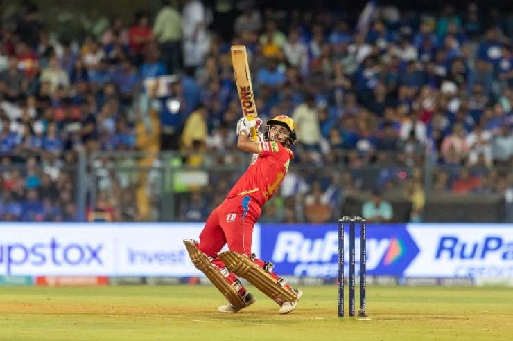 5 ओवर में 96 रन जड़ दिए पंजाब के बल्लेबाजों ने, कप्तान करन ने बनाया अर्धशतक - Punjab Kings creates carnage on Mumbai Indians in the last leg of innings