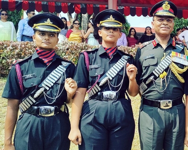 Indian Army : तोपखाना रेजीमेंट में पहली बार शामिल हुईं 5 महिला अधिकारी - 5 women officers joined for the first time in artillery regiment