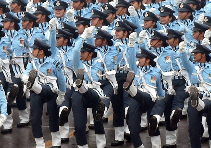 2024 की गणतंत्र दिवस परेड में केवल महिलाएं शामिल होंगी, रक्षा मंत्रालय ने सरकारी विभागों को लिखा पत्र - Defence Ministry to organise all women Republic Day parade in 2024