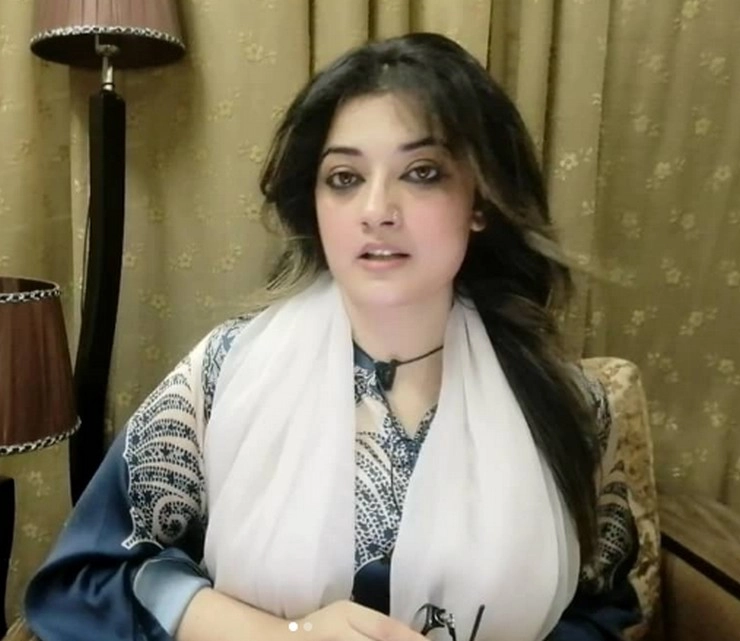 बिलावल भुट्टो के साथ भारत आई पाकिस्तानी महिला की सोशल मीडिया पर चर्चा, जानिए आखिर कौन है?